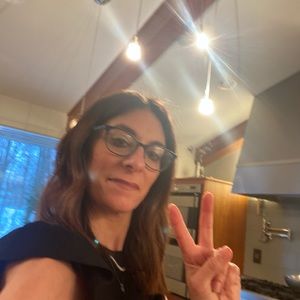 Meet your Posher, Stacy